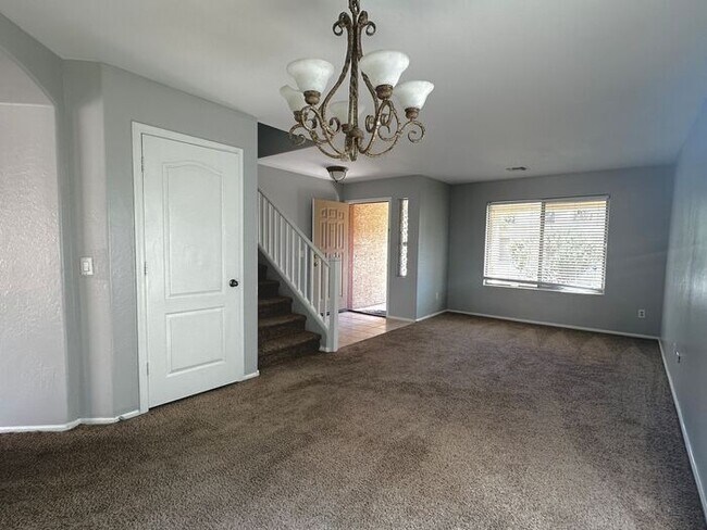 Photo - 4BEDROOM/2.5 BATH Lovely San Tan Home!!