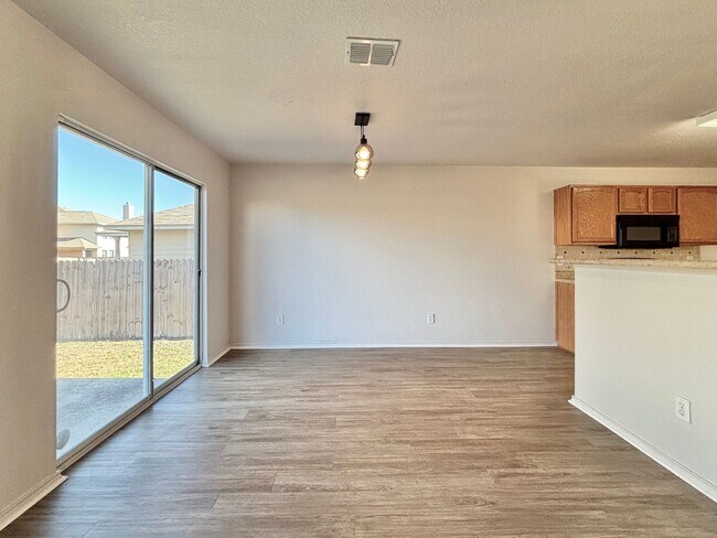 Photo - Beautiful 4-Bedroom Home in Horizon Pointe!