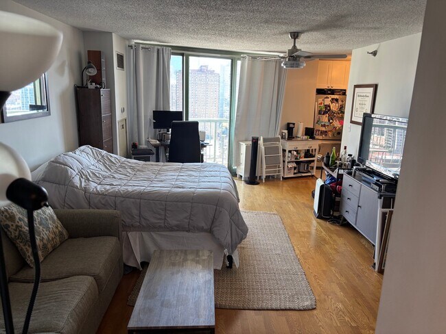 Photo - 111 W Maple St Unit 1912