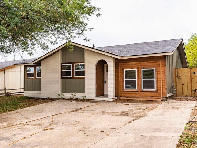 Photo - Fully Remodeled 4BR Home in East Austin – Modern Upgrades & Spacious Yard