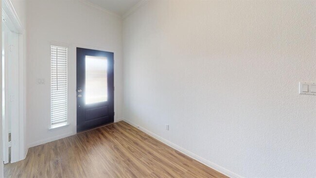 Photo - 162 Coronella Dr