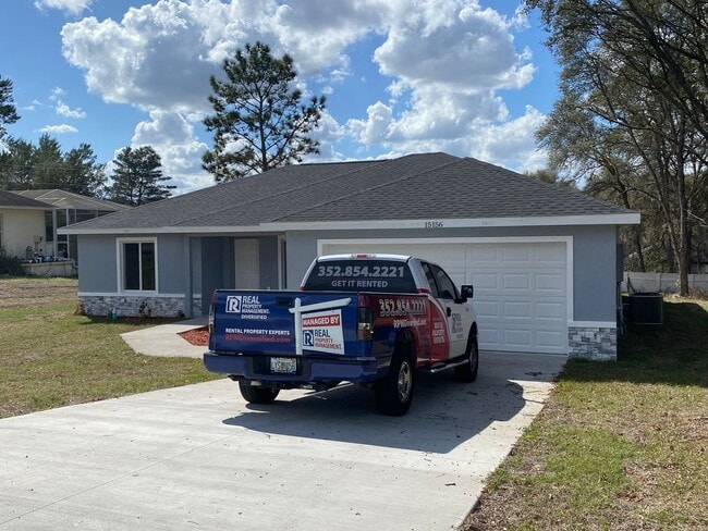 Photo - Desirable SW Ocala Neighborhood 3/2/2 **WON'T LAST**