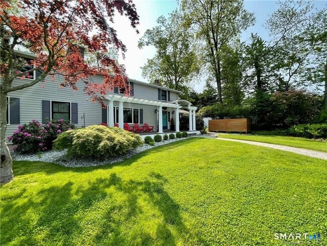 32 Tuxis Rd