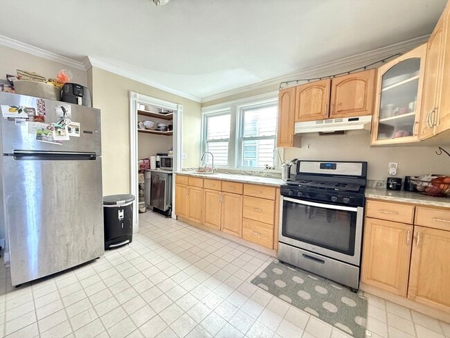 Building Photo - 19 Howell St Unit 2 Rental