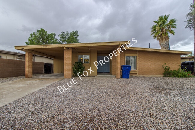 Building Photo - 2618 S Camino Seco