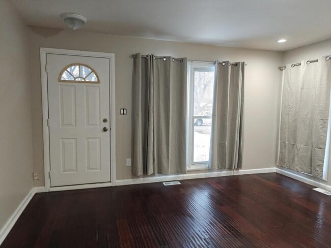 Photo - 7484 Affeldt St