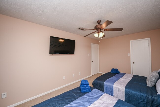 Photo - 19414 Dianeshire Dr