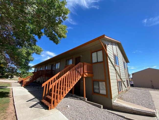 Building Photo - 2 Bedroom / 1 Bath Apartment In Bayfield Unit 6