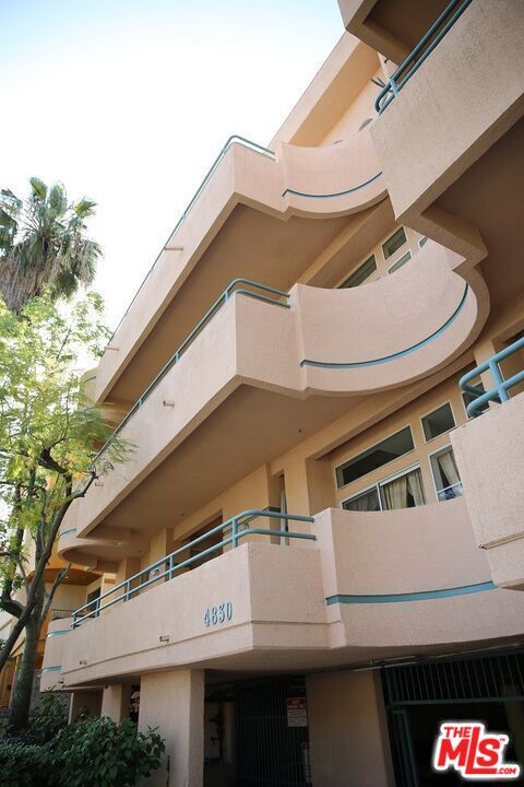 Photo - 4830 Elmwood Ave Unit 203