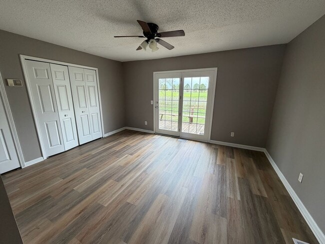 Photo - 621 Goldenview Dr