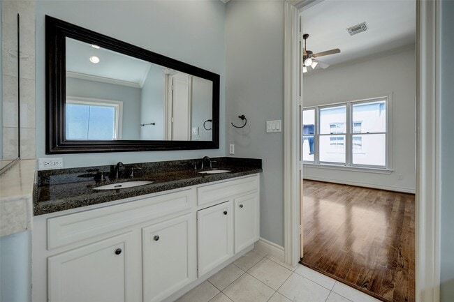 Building Photo - 1436 Wichita St