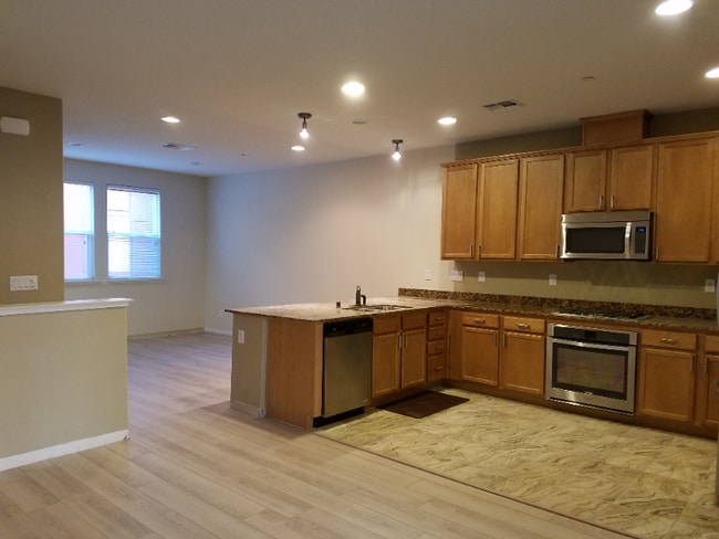 Photo - 1324 Neleigh Pl