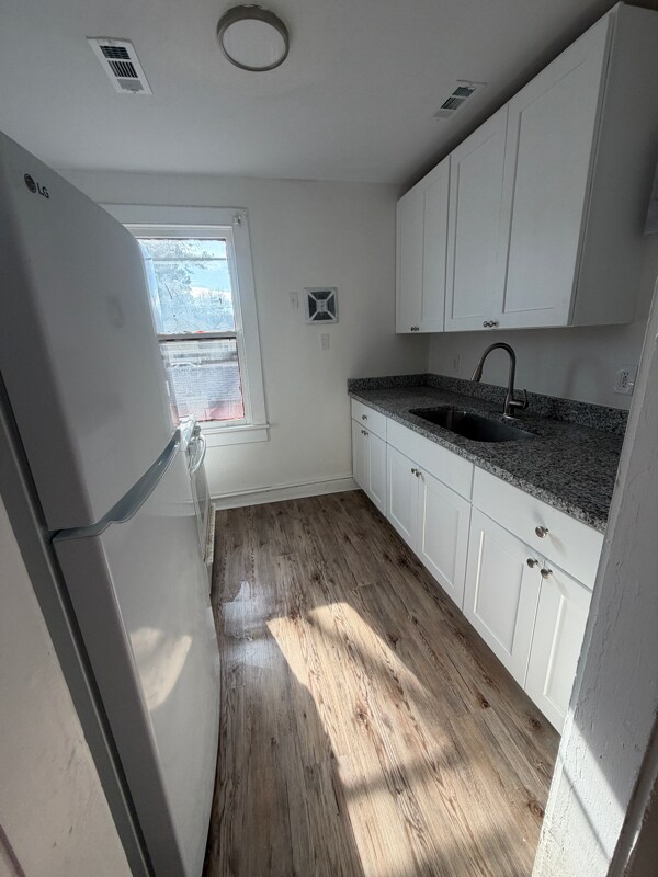 Photo - 1609 Spratley St Unit B