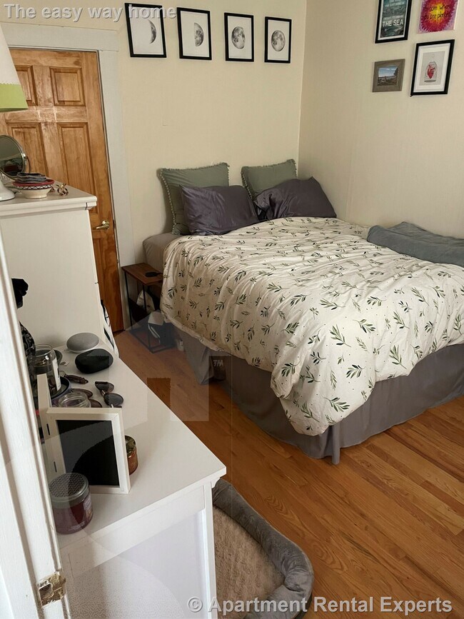 17 Bay St Unit 1R