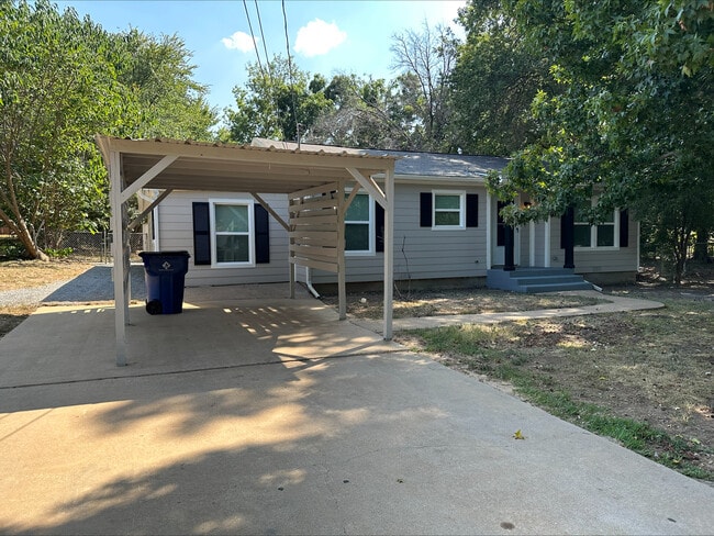 Covered Parking - 2626 W Johnson St