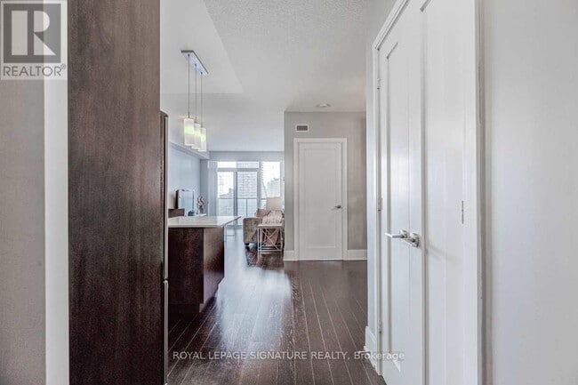 Photo - 25 Broadway Ave Unité 1808