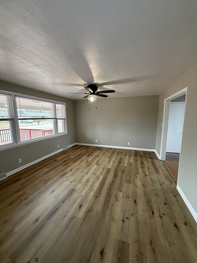 Photo - 2213 Roland Dr