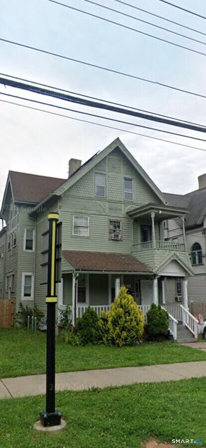 Photo - 469 Howard Ave