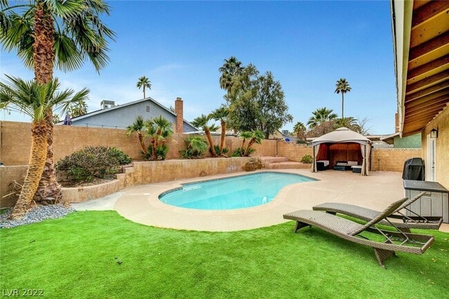 Fabulous sparkling pool - 3112 La Mesa Dr Casa