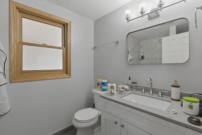 Photo - 2034 W Huron St Unit 2