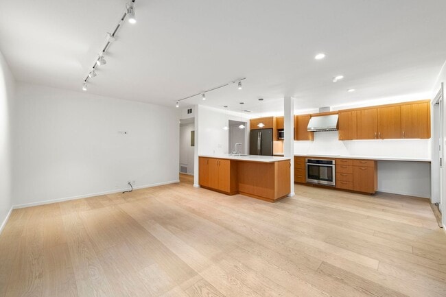 Photo - 2121 Laguna St Casa