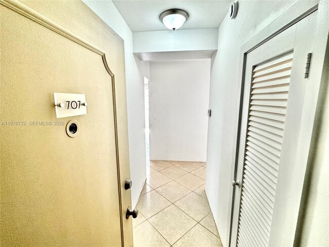 Photo - 1430 Brickell Bay Dr Unidad 707