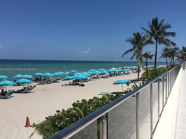 Photo - 2501 S Ocean Dr Unidad L11 (Available NOW)