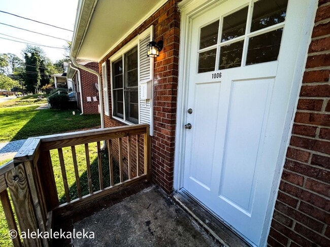 Photo - 1006 E Devonshire St