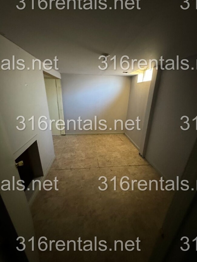 Photo - $1250 - 3 bed 2 bath - Single Family Home