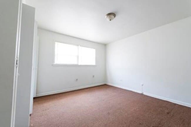 7901 S Paxton