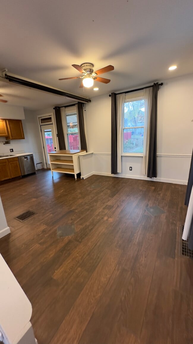 Photo - 4639 Tyrolean Ave