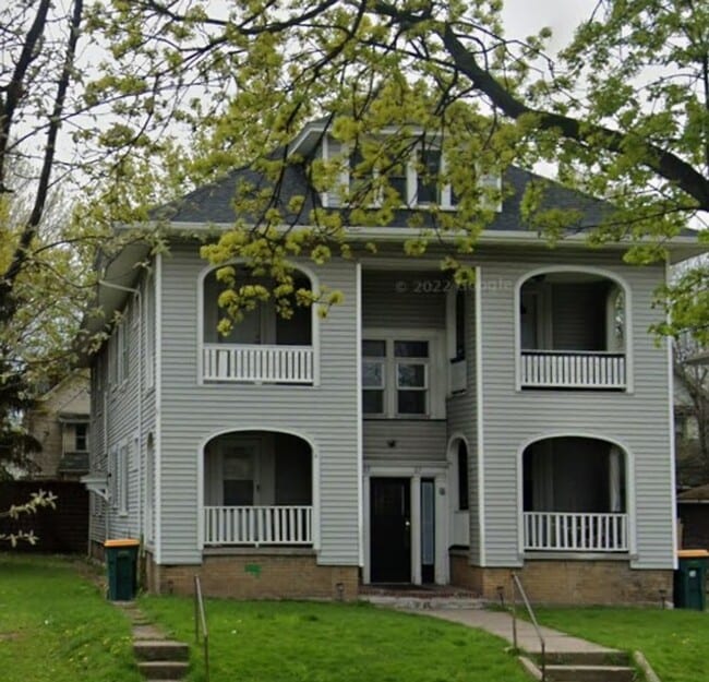 Building Photo - 27 Carthage Dr Unit 27 Carthage Dr (Apt 4-Up/East)
