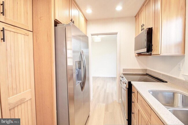 Photo - 915 Shawnee Dr