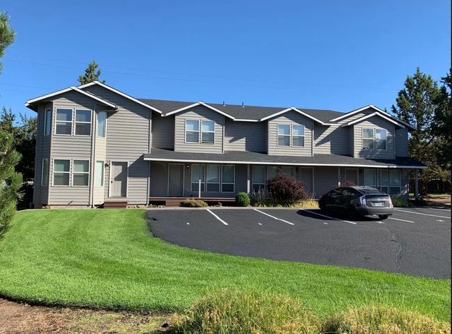 Building Photo - Cozy 2 Bed, 1.5 Bath Town Home!