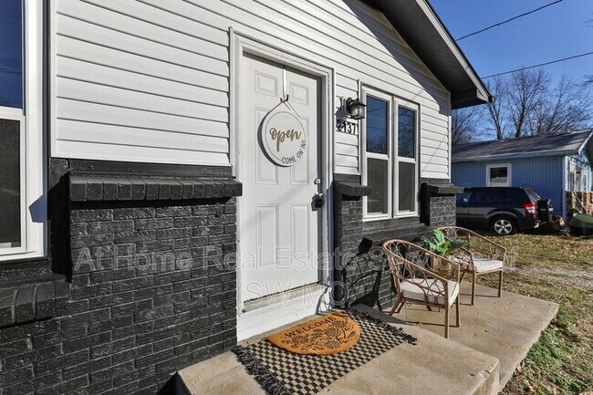 Photo - 2137 W Brower St