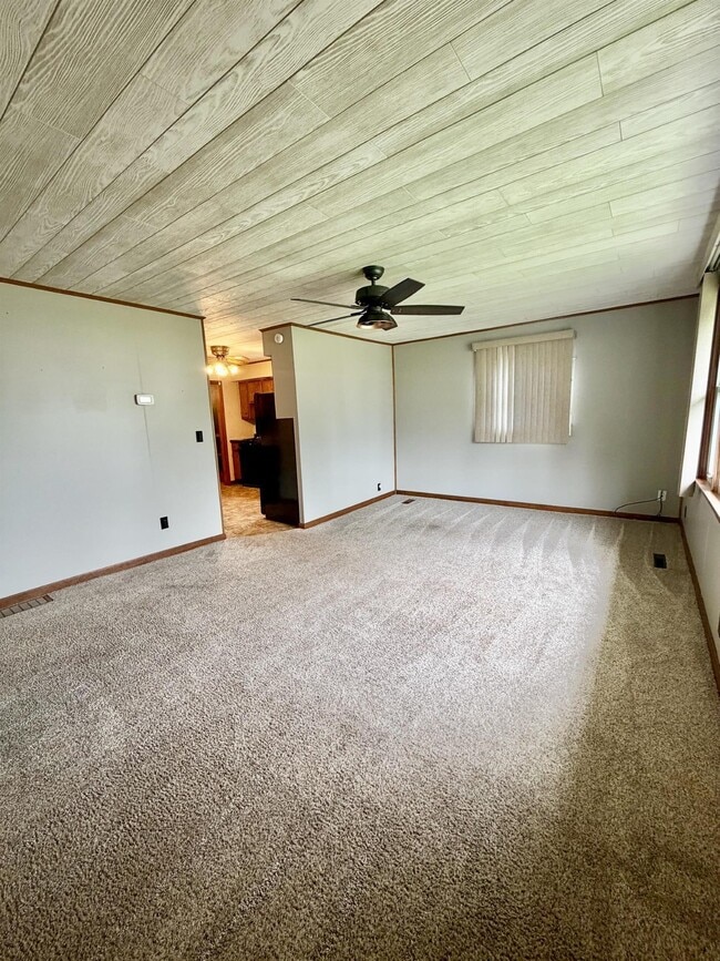 Photo - 415 W Locust St