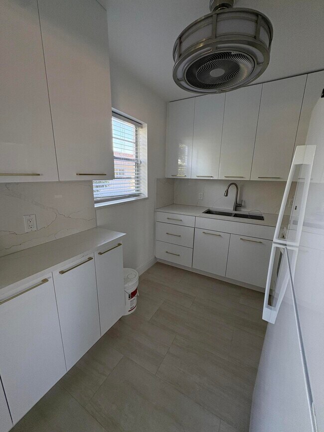 Photo - 244 Sheffield J