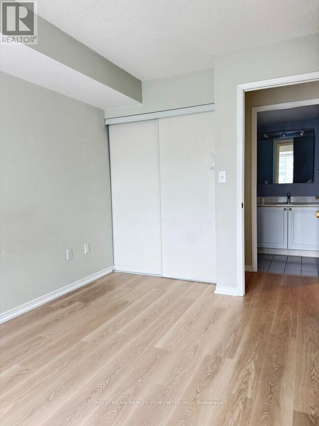 Photo - 3 Pemberton Ave Unit 1905