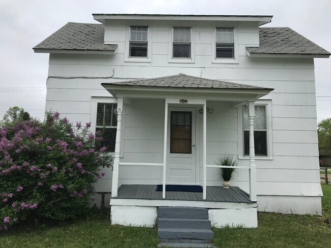 Photo - 842 4th St SW