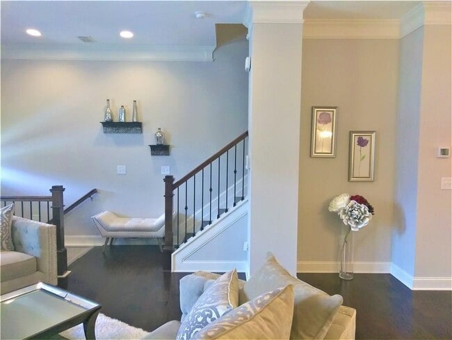 Photo - 4475 Donahue Ave