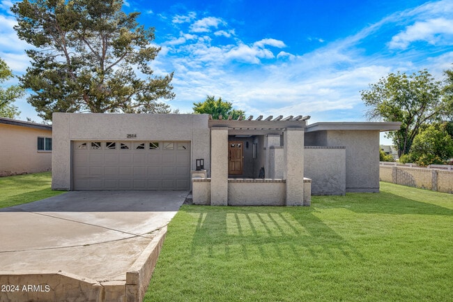Building Photo - 2514 N 60th Pl