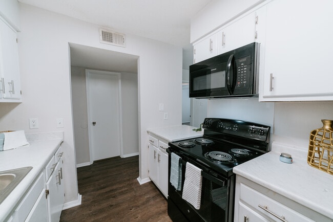Kingswood Apartments