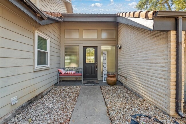 Photo - 6003 Long Leaf Dr