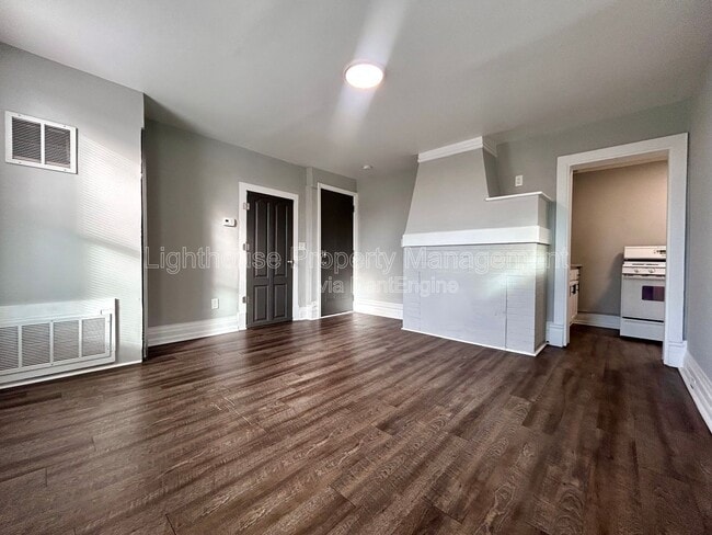 Building Photo - 1000 Cass Ave SE Unit 3