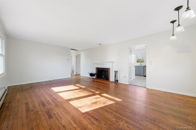22 Quaker Hill Rd