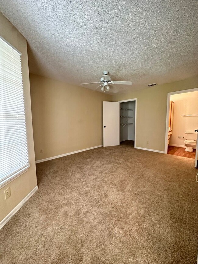 Photo - MOVE IN SPECIAL !!2 BEDROOM 1 BATHROOM CON...