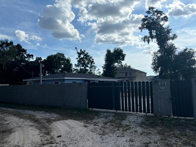 Photo - 421 Titian Rd