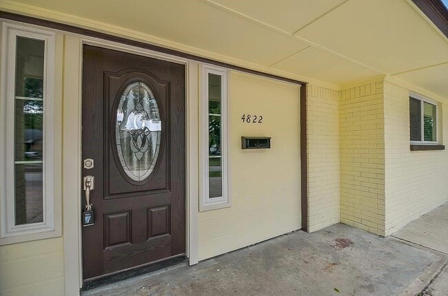 Building Photo - 4822 Ella Blvd Rental