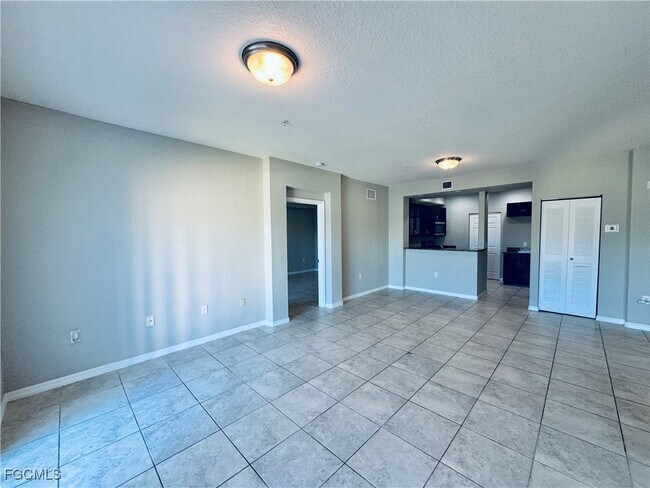 Photo - 13180 Bella Casa Cir Unidad 275