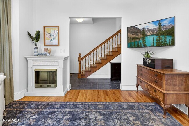 Photo - 194 Grand Ave